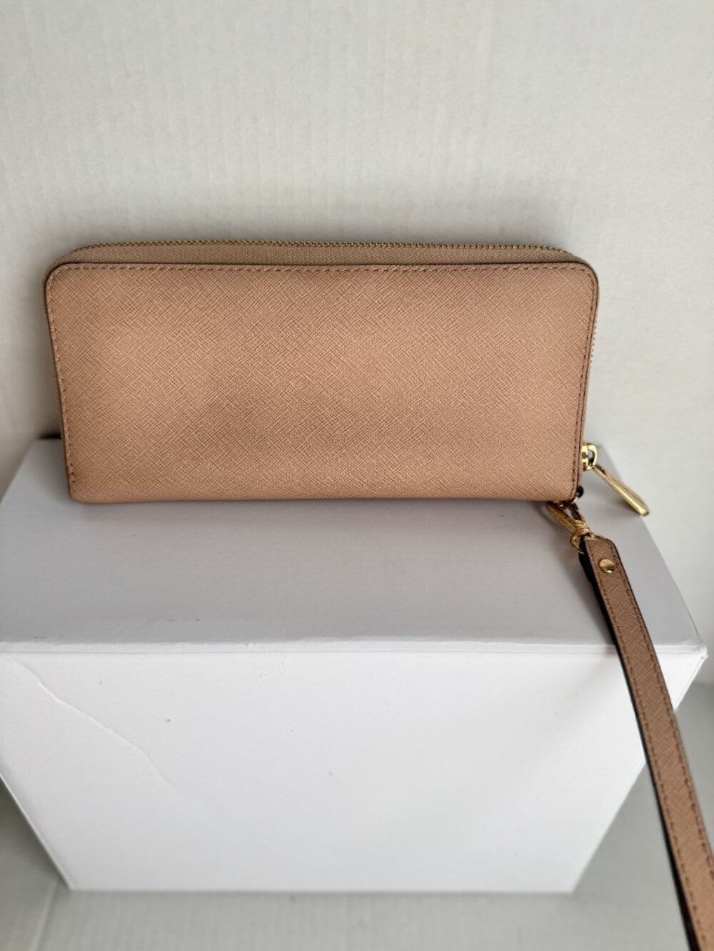 Michael Kors Charlotte Tote & Wallet Set Luggage Leather Gently Used - Picture 11 of 13